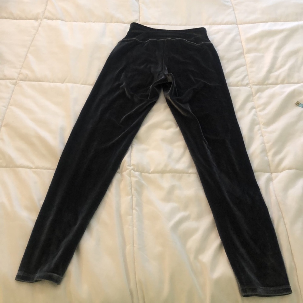 Yummie velour grey yoga pant leggings that are super soft - Picture 7 of 7